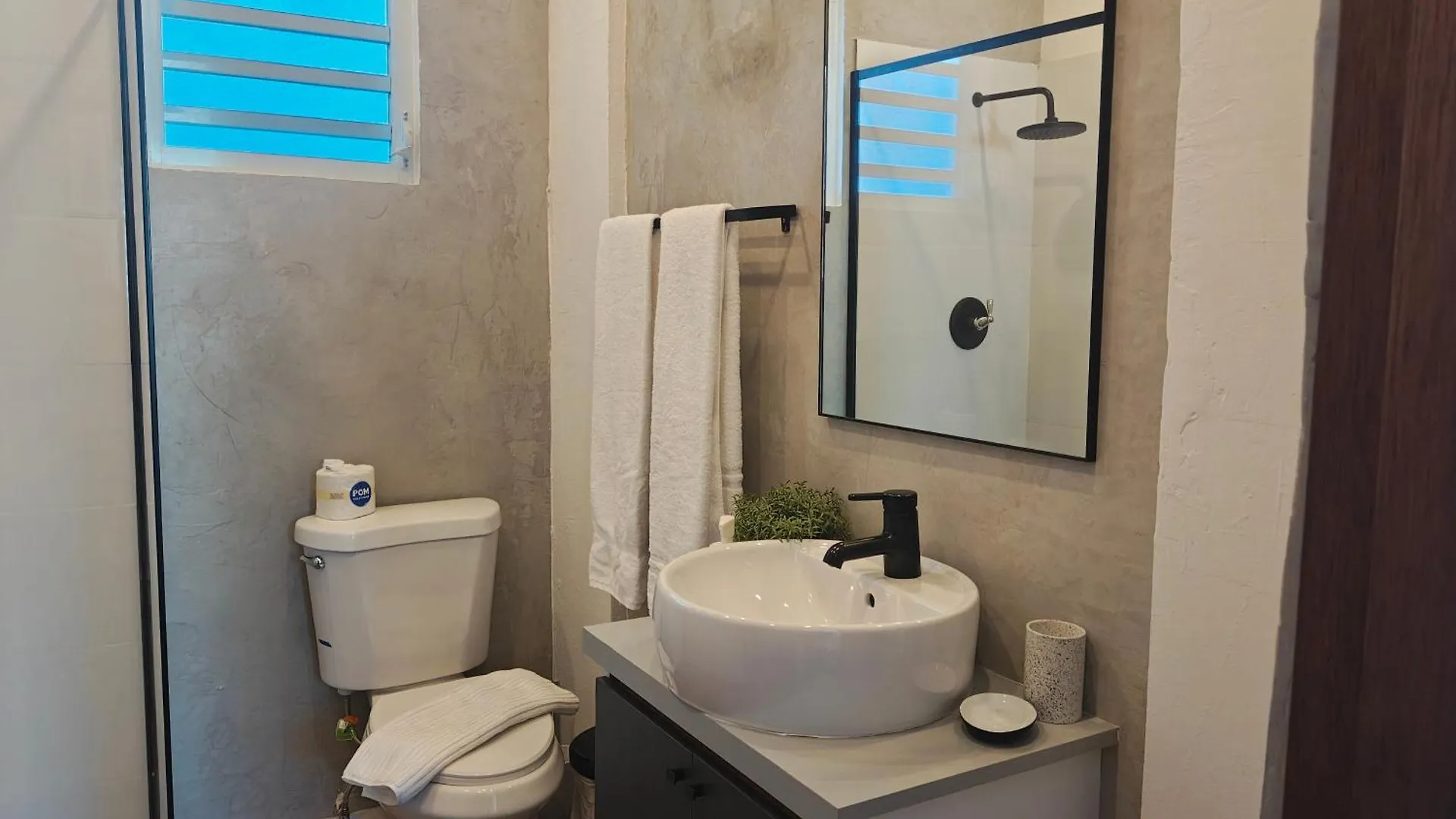 Perfect Homebase Studio Near Beach San Juan
